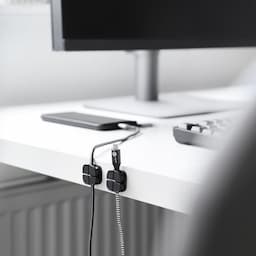 Kabel organizer 2,4 x 2,4 cm