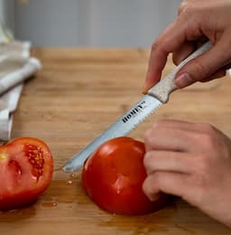 Schil-/tomatenmesje Mölti zwart